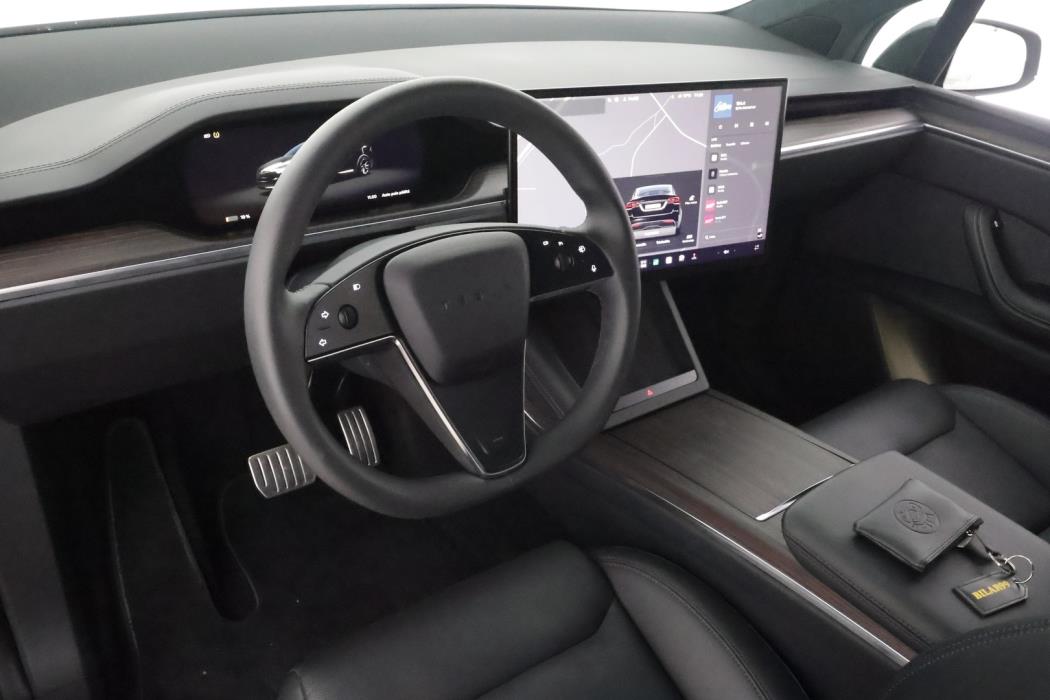TESLA MODEL X 2025