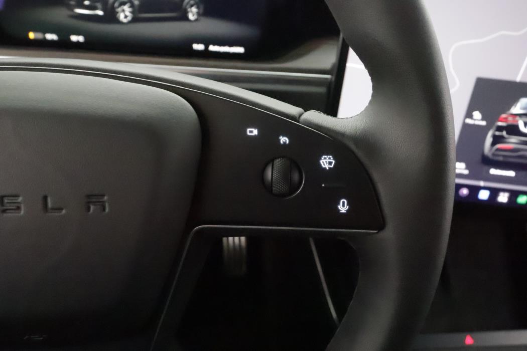 TESLA MODEL X 2025