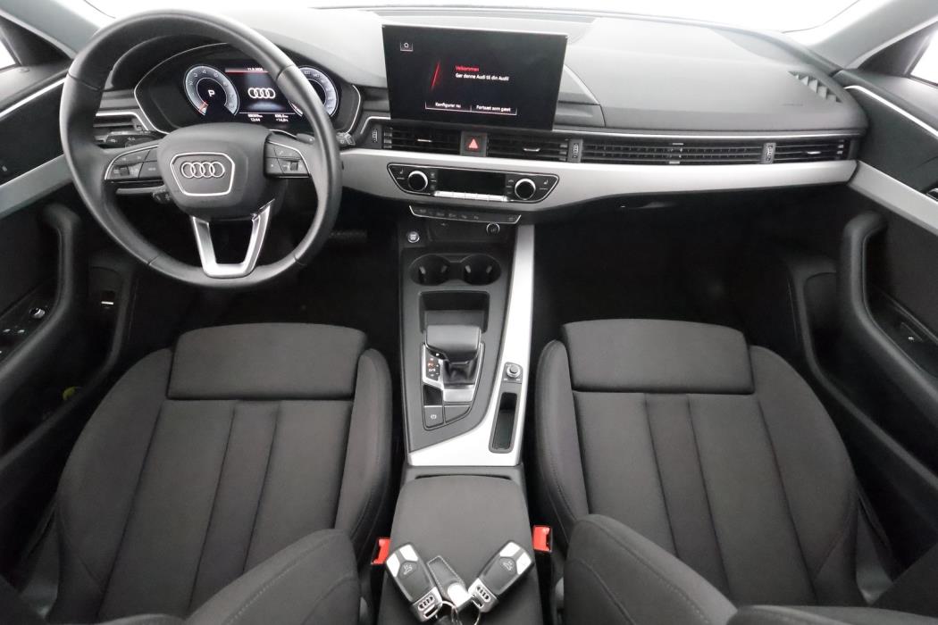 AUDI A4 2023