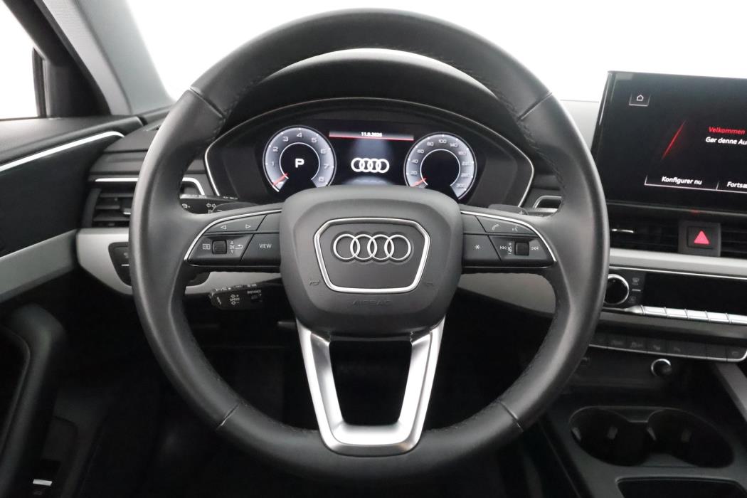 AUDI A4 2023