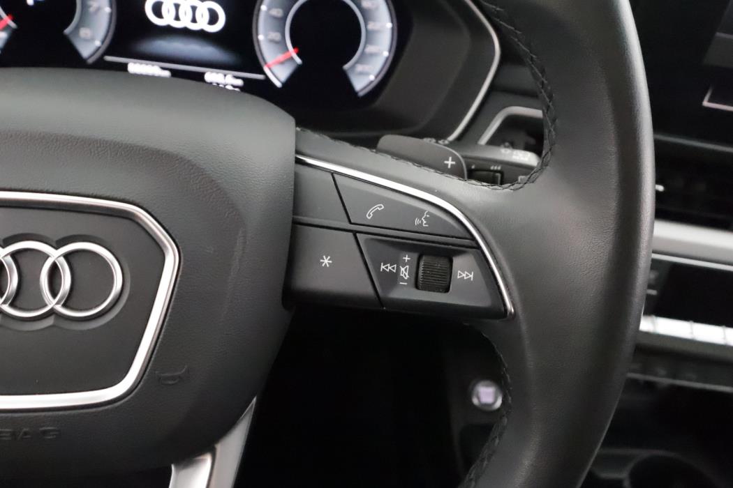 AUDI A4 2023