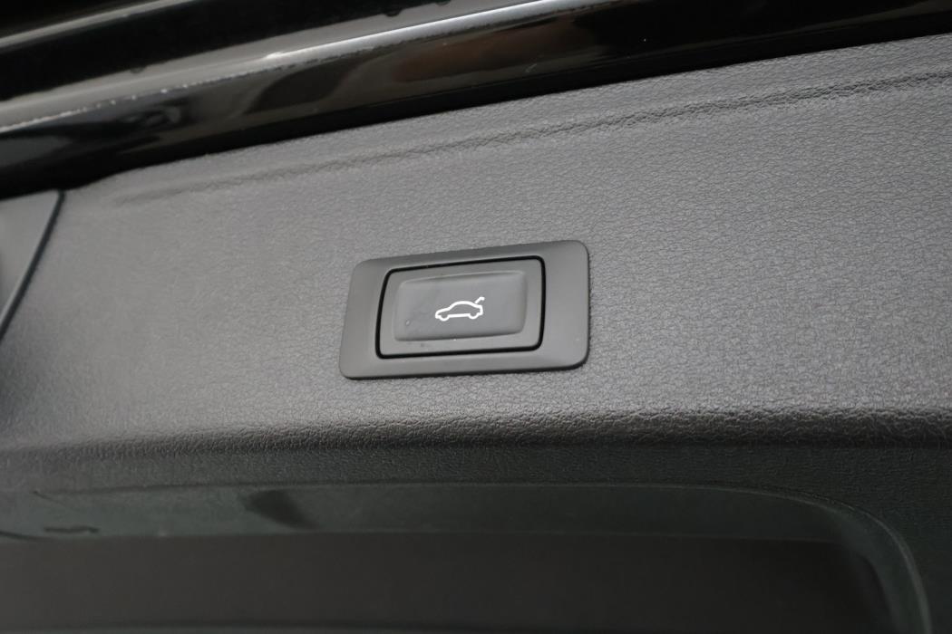 AUDI A4 2023