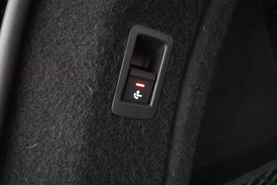 AUDI A4 2023