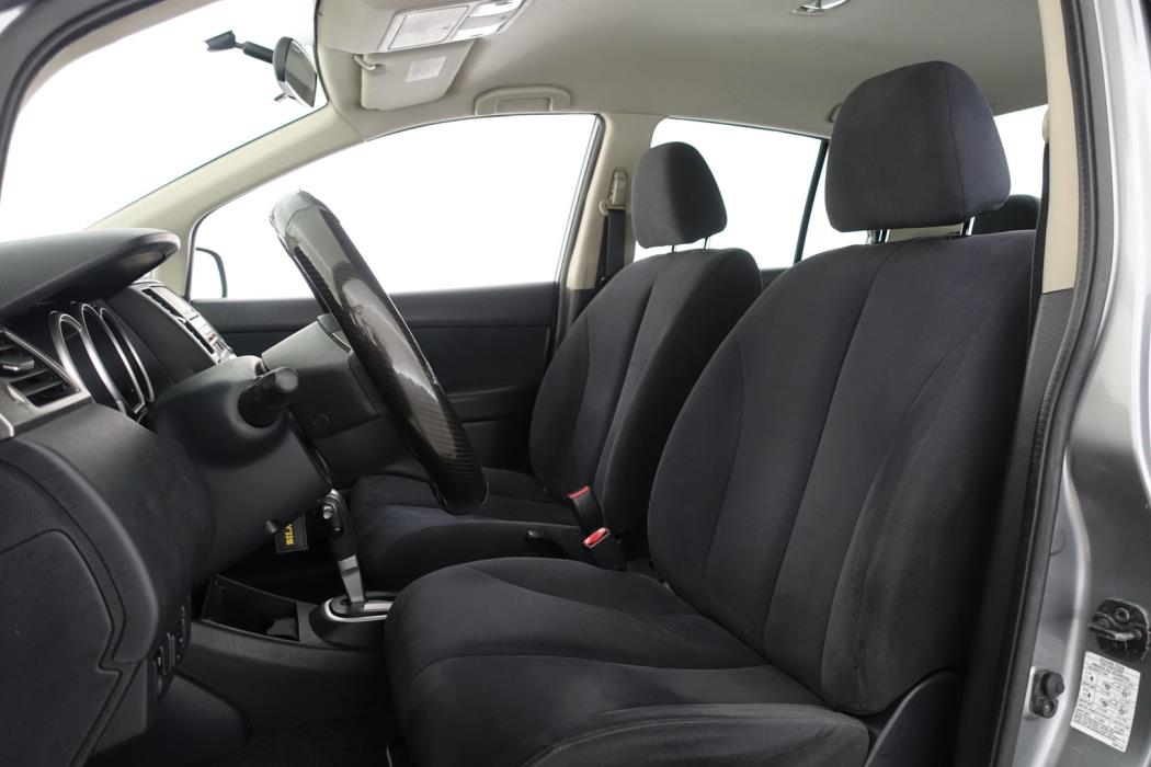 NISSAN Tiida 2010