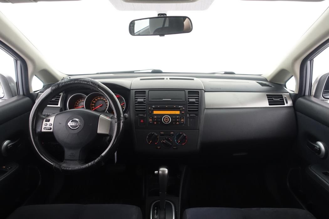 NISSAN Tiida 2010