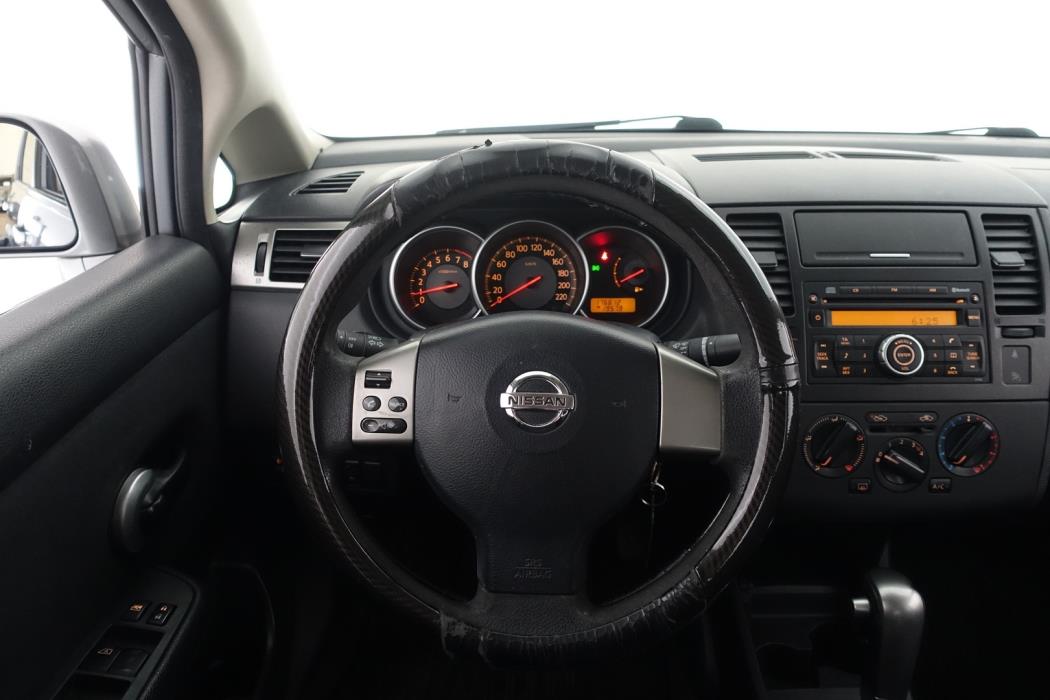 NISSAN Tiida 2010