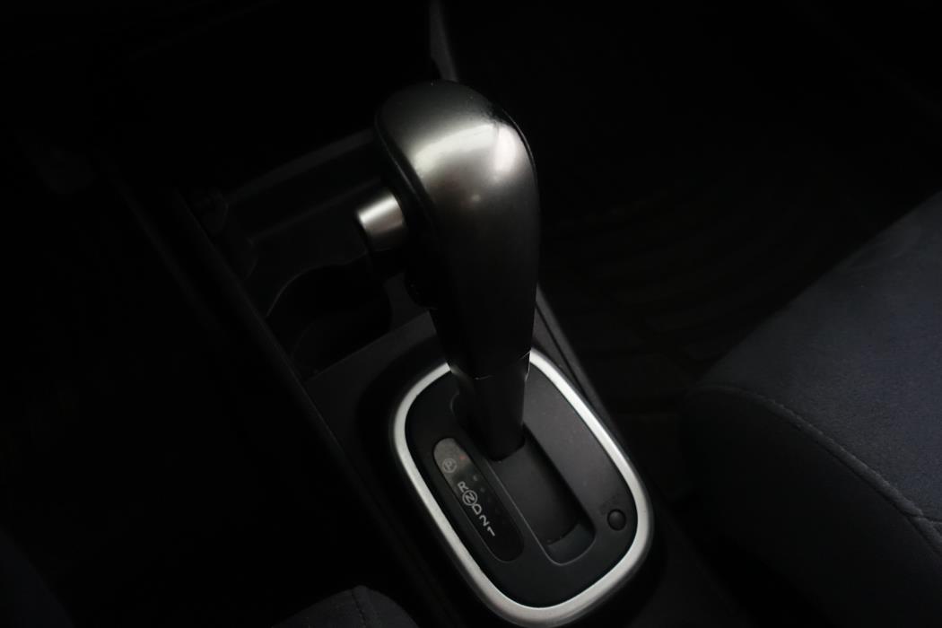 NISSAN Tiida 2010