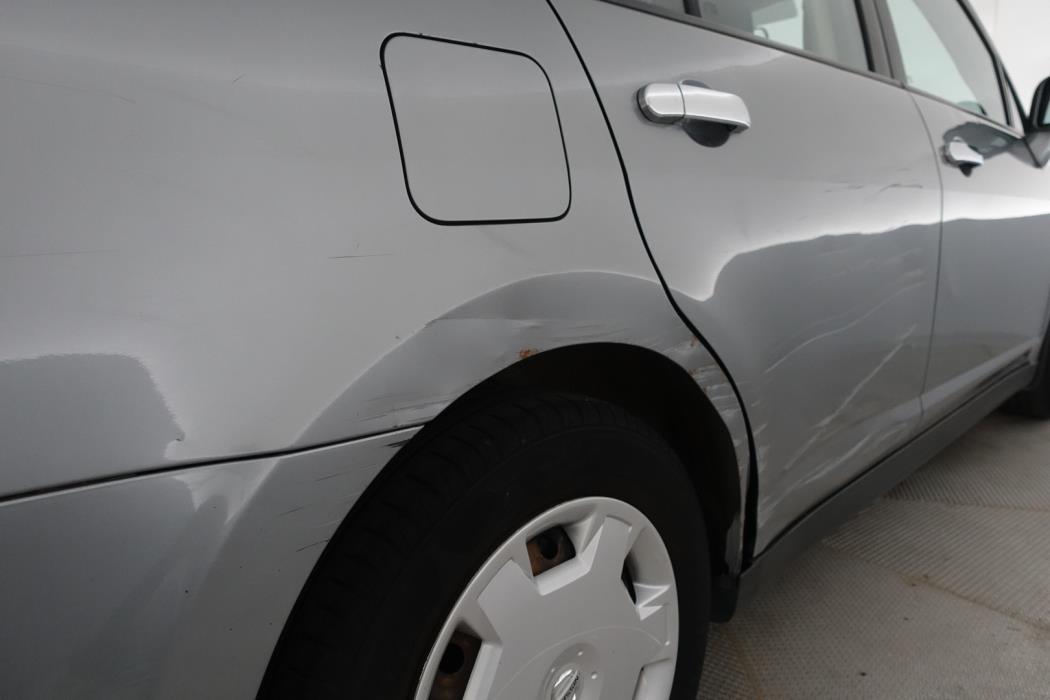 NISSAN Tiida 2010