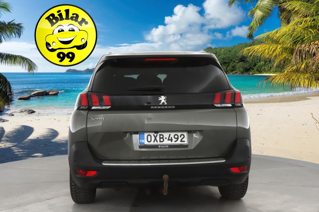 PEUGEOT 5008 2018