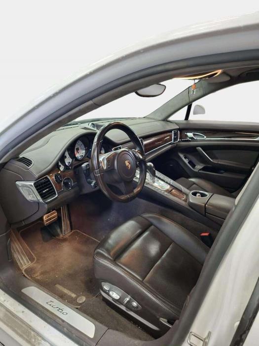 PORSCHE Panamera 2010