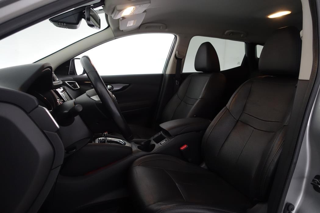 NISSAN Qashqai 2015