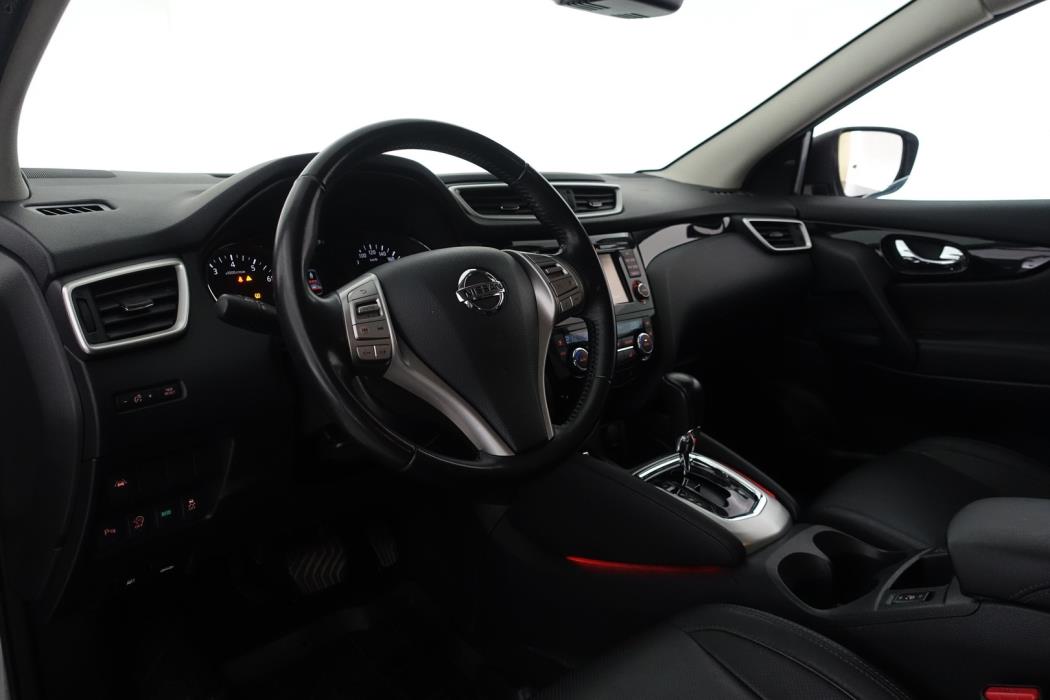 NISSAN Qashqai 2015