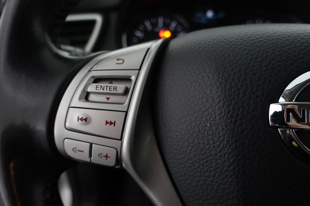NISSAN Qashqai 2015