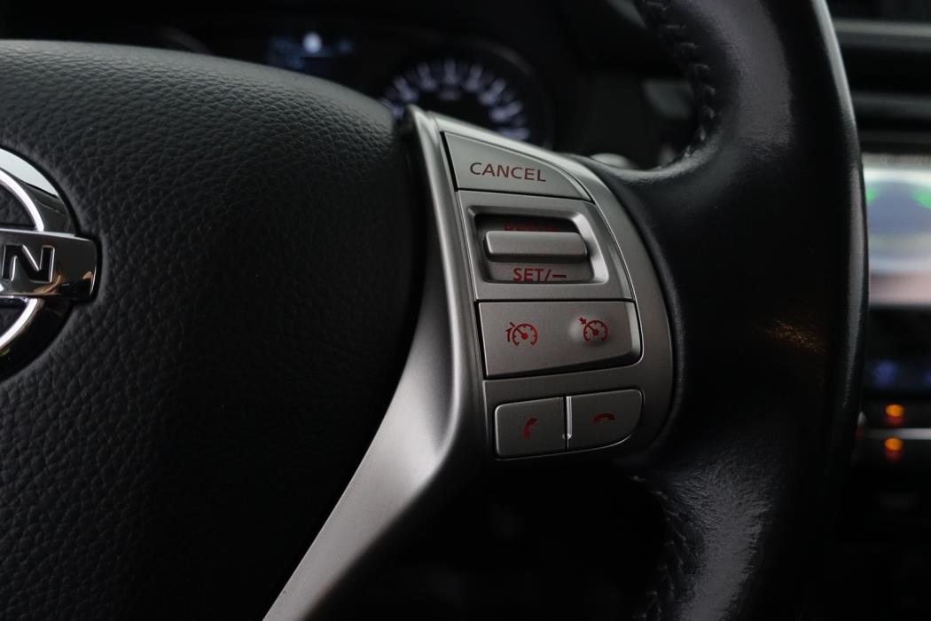 NISSAN Qashqai 2015