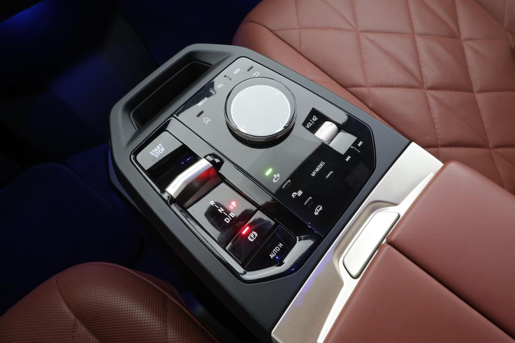 BMW iX M60 2023