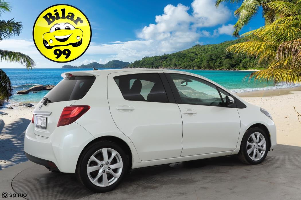 TOYOTA Yaris 2015