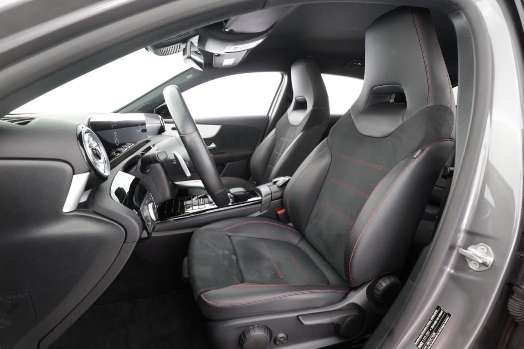 MERCEDES-BENZ A 2022