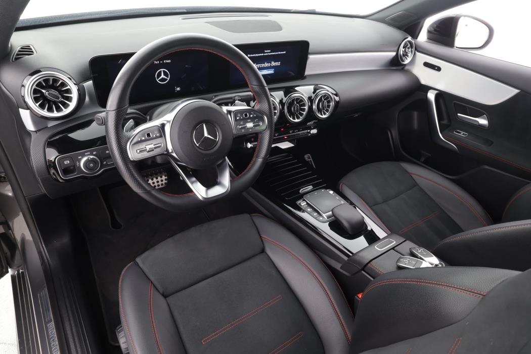 MERCEDES-BENZ A 2022