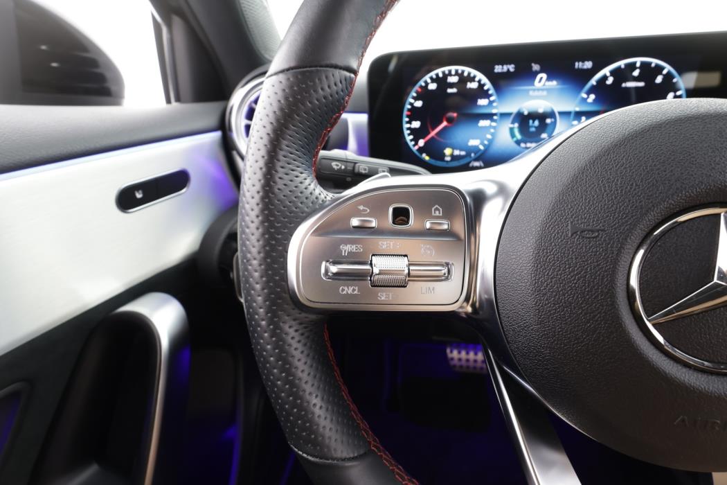 MERCEDES-BENZ A 2022