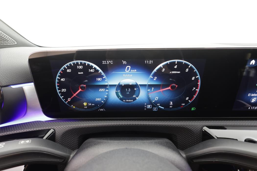 MERCEDES-BENZ A 2022