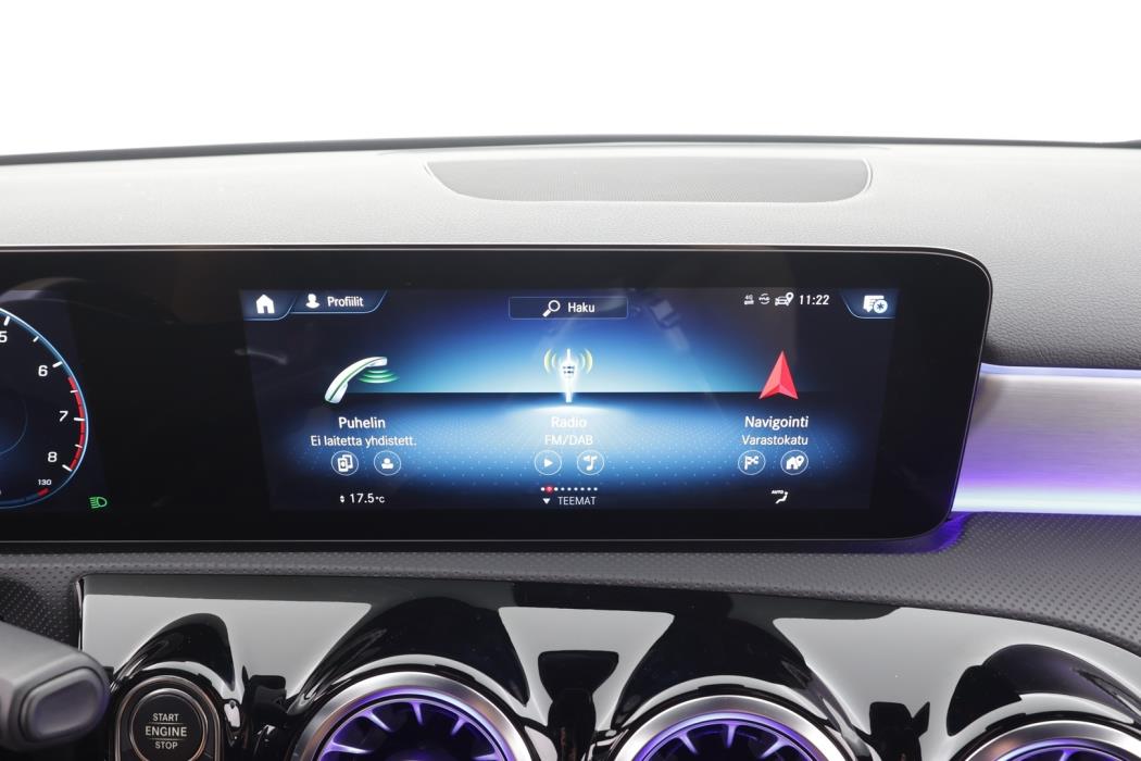 MERCEDES-BENZ A 2022