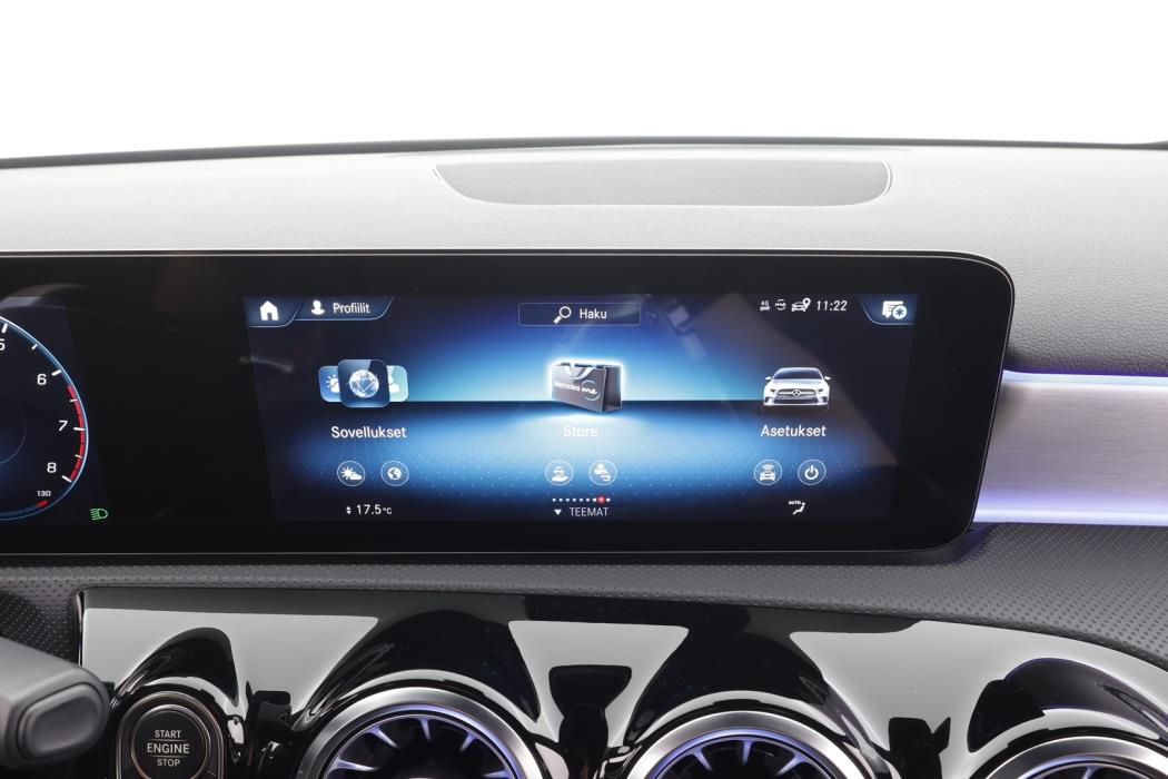MERCEDES-BENZ A 2022