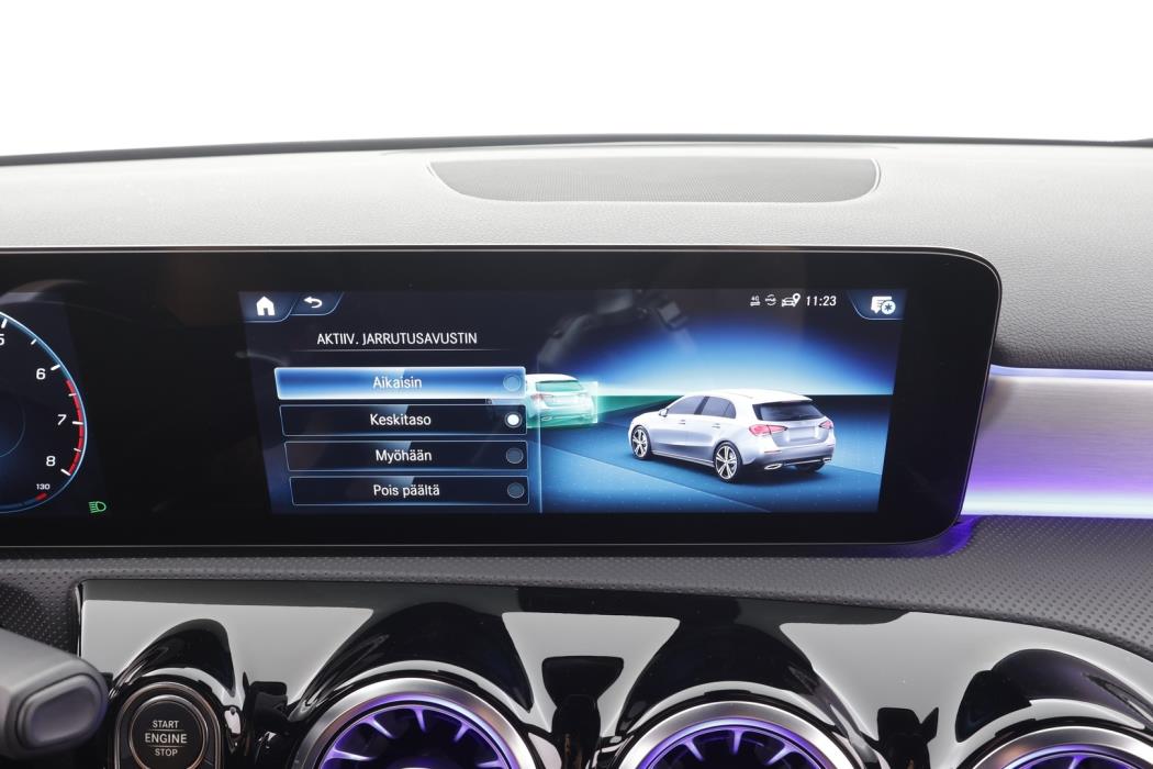MERCEDES-BENZ A 2022