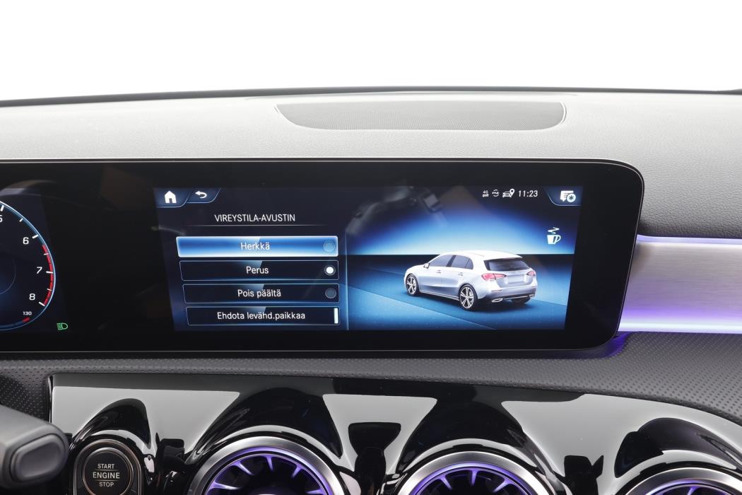 MERCEDES-BENZ A 2022