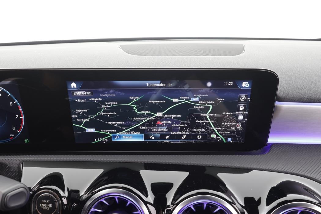 MERCEDES-BENZ A 2022