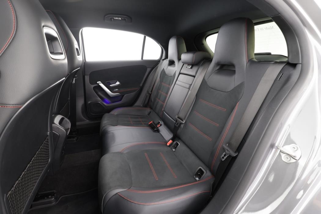 MERCEDES-BENZ A 2022