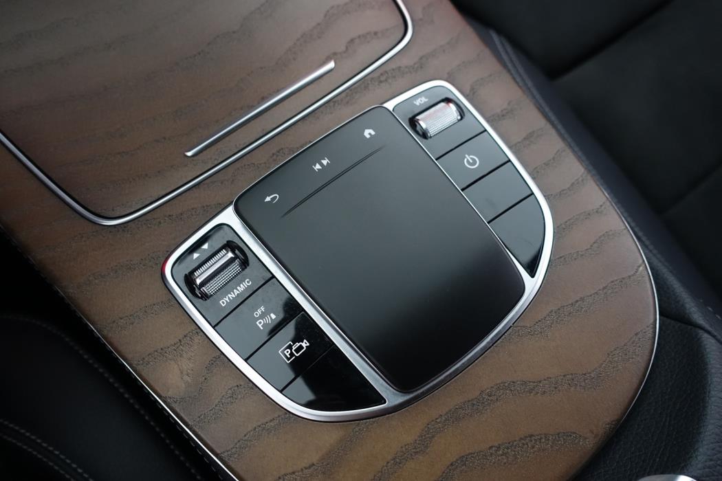 MERCEDES-BENZ E 2021