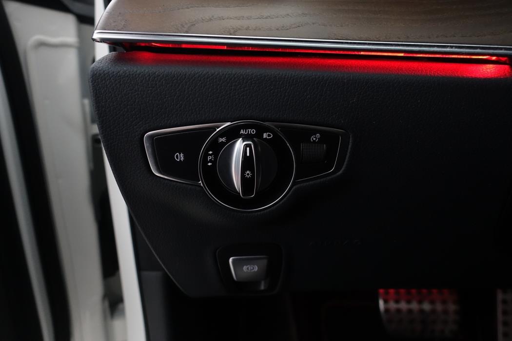 MERCEDES-BENZ E 2021