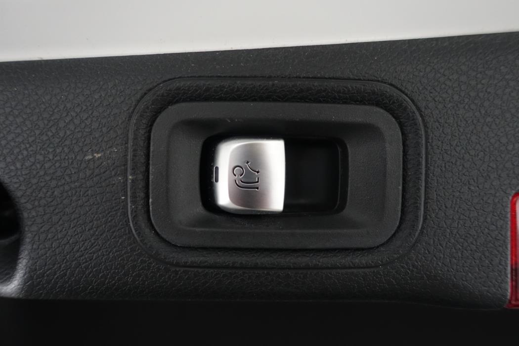 MERCEDES-BENZ E 2021