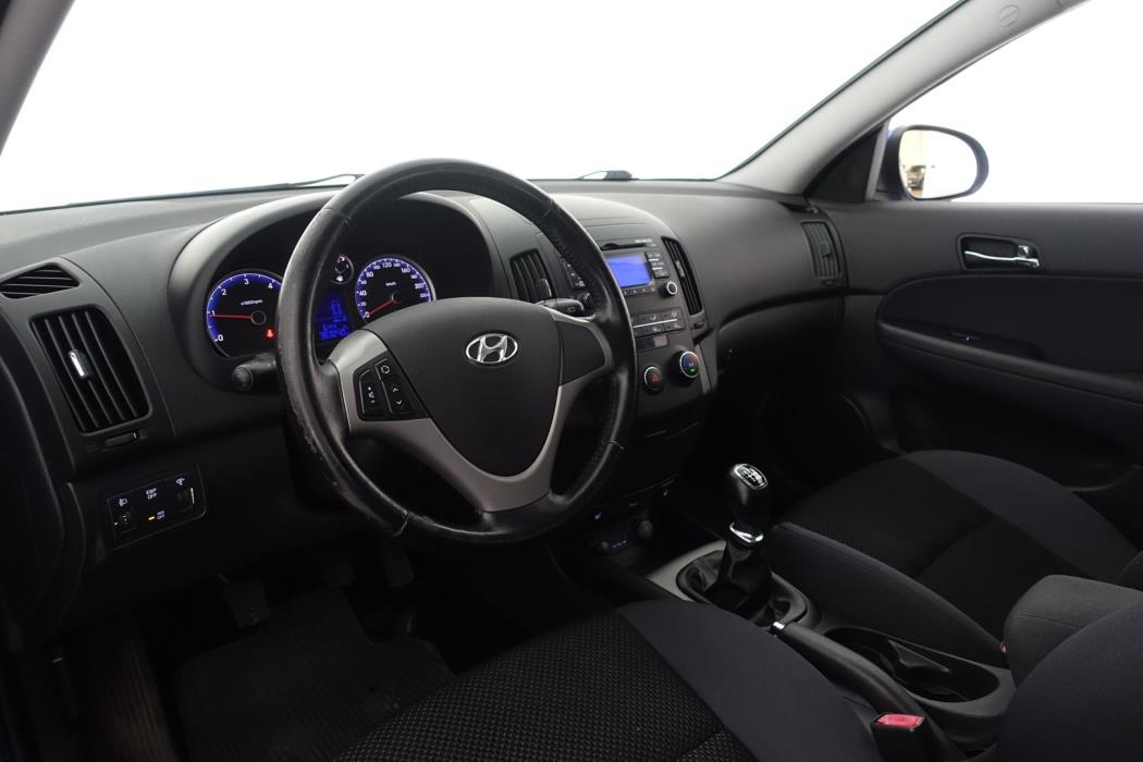 HYUNDAI i30 2010