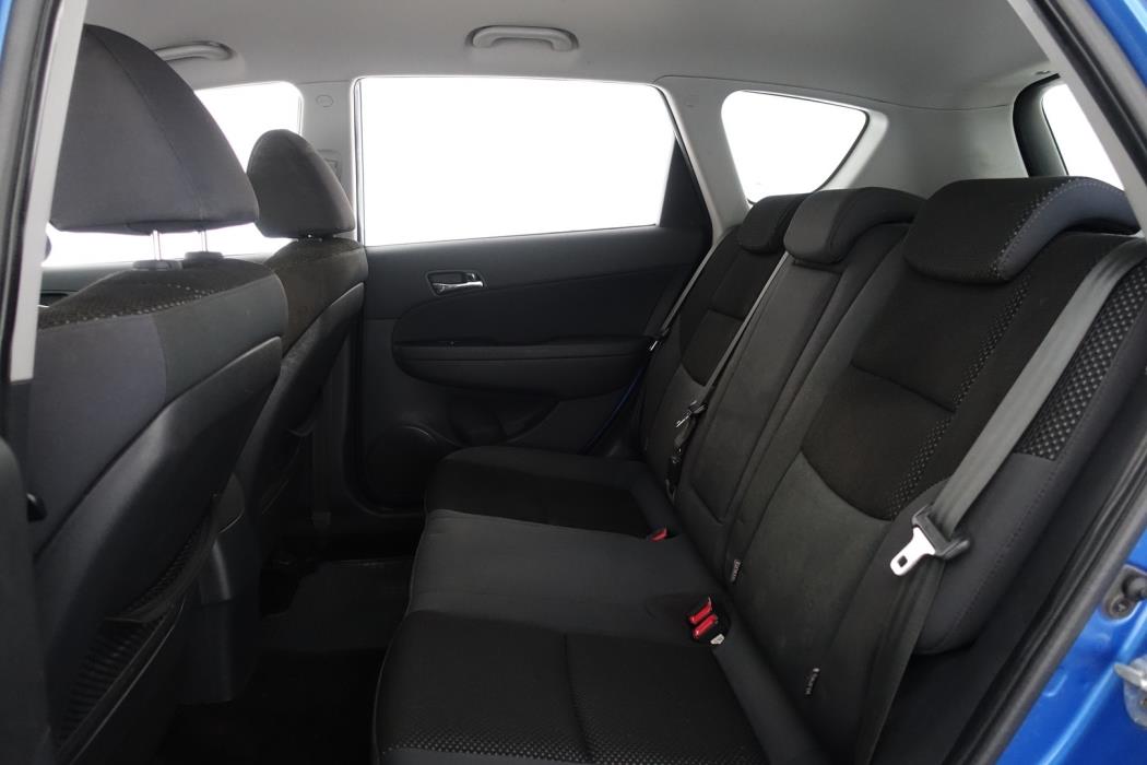 HYUNDAI i30 2010
