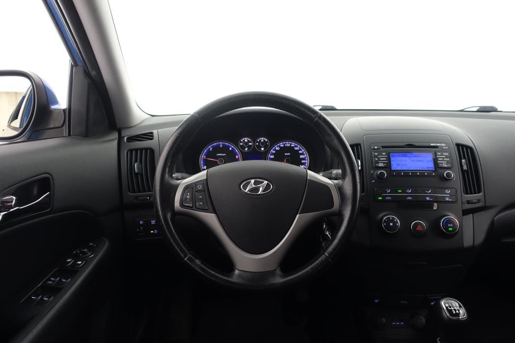 HYUNDAI i30 2010