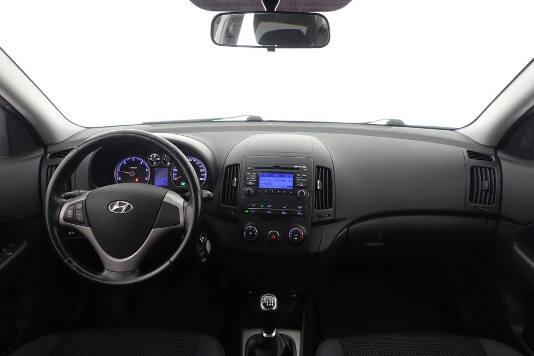 HYUNDAI i30 2010