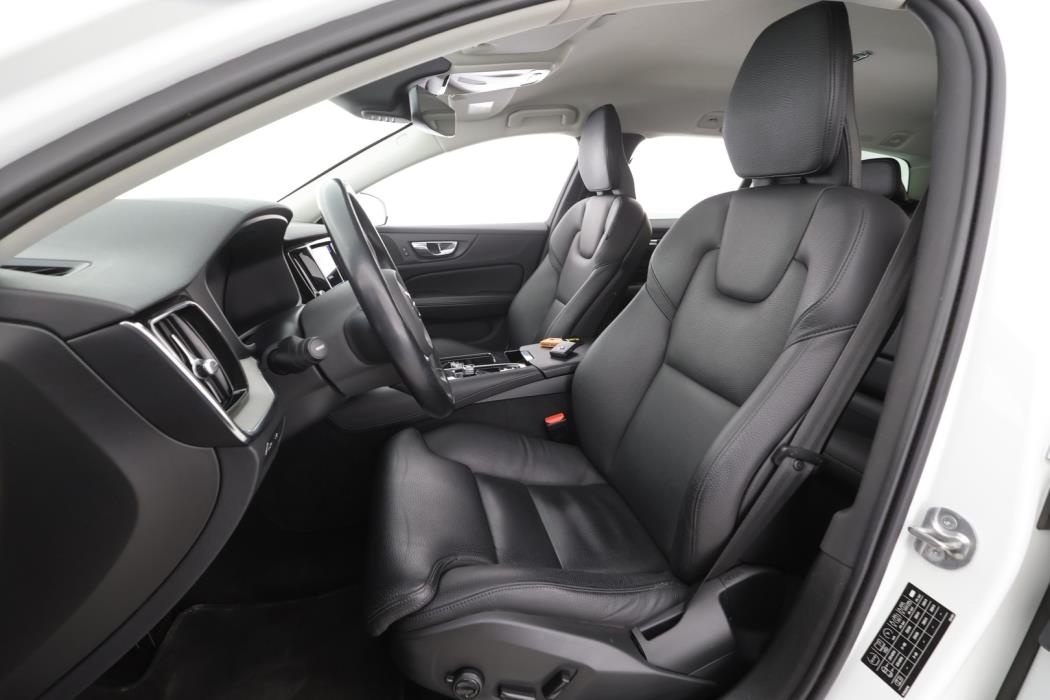 VOLVO V60 2022