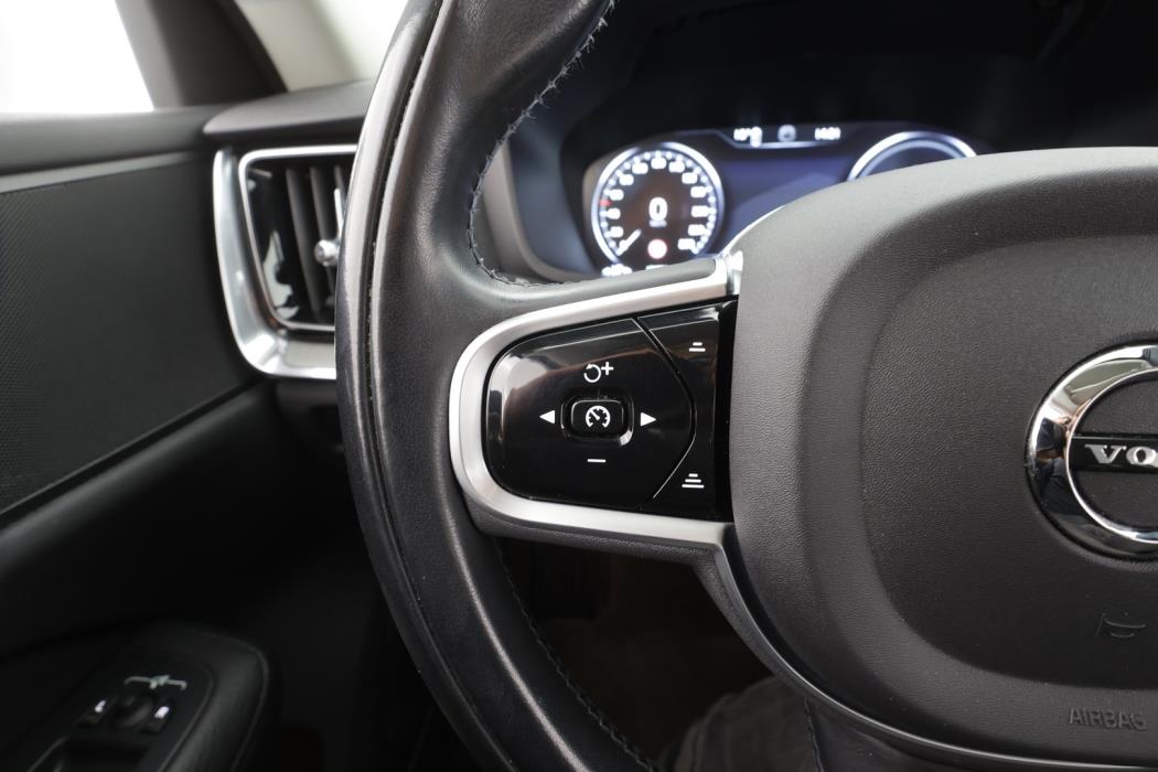 VOLVO V60 2022