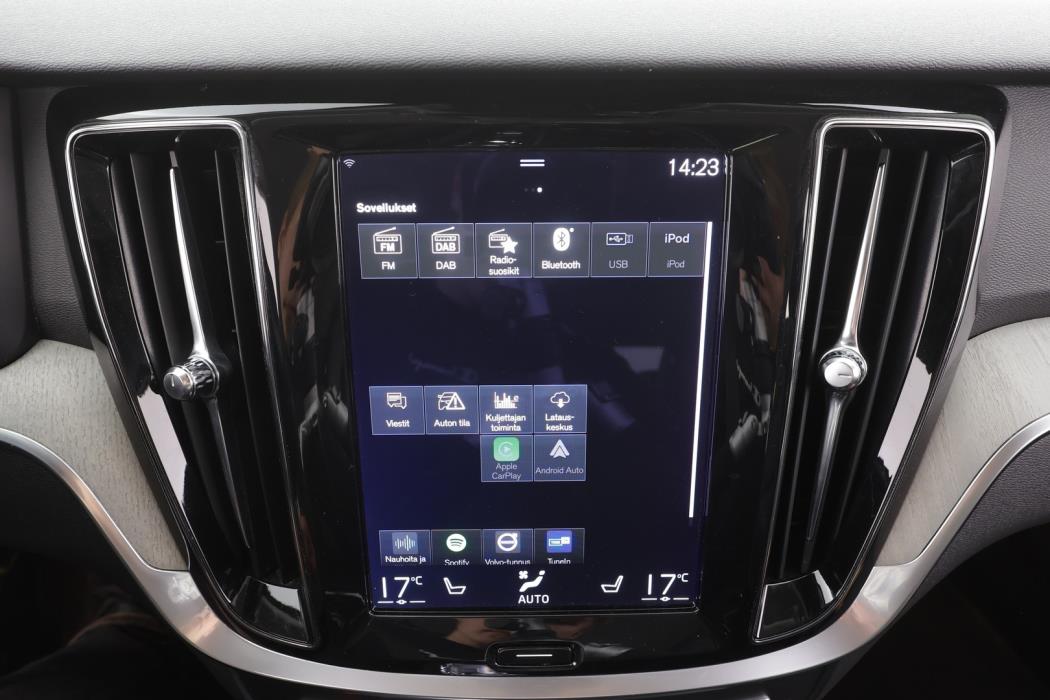 VOLVO V60 2022