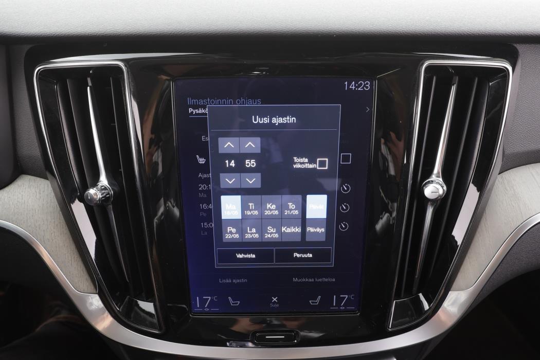 VOLVO V60 2022