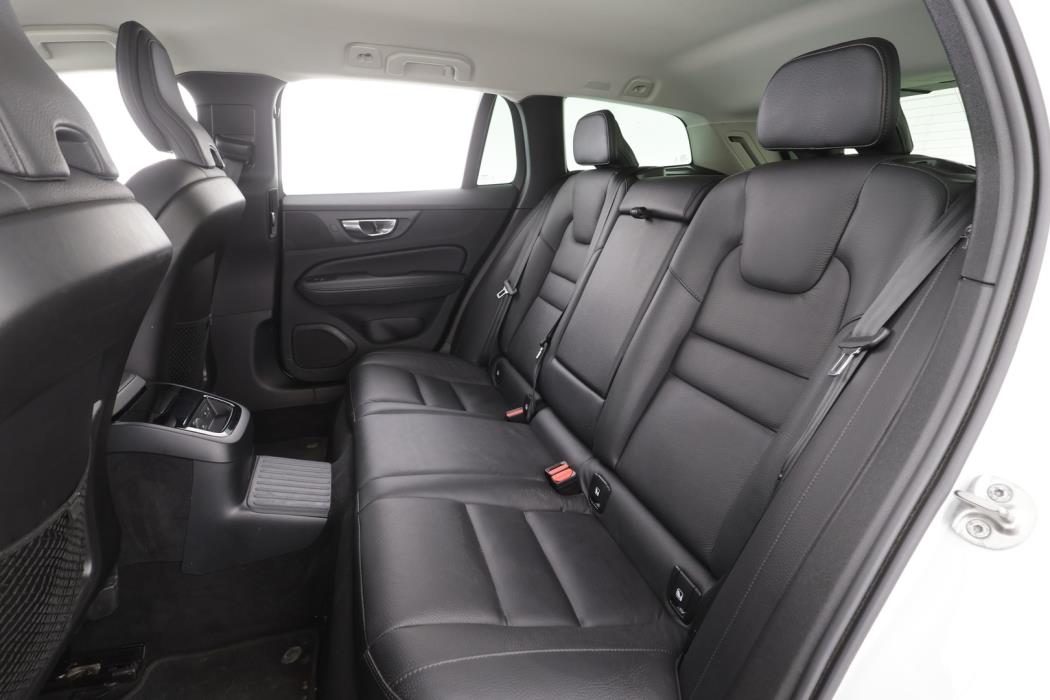 VOLVO V60 2022
