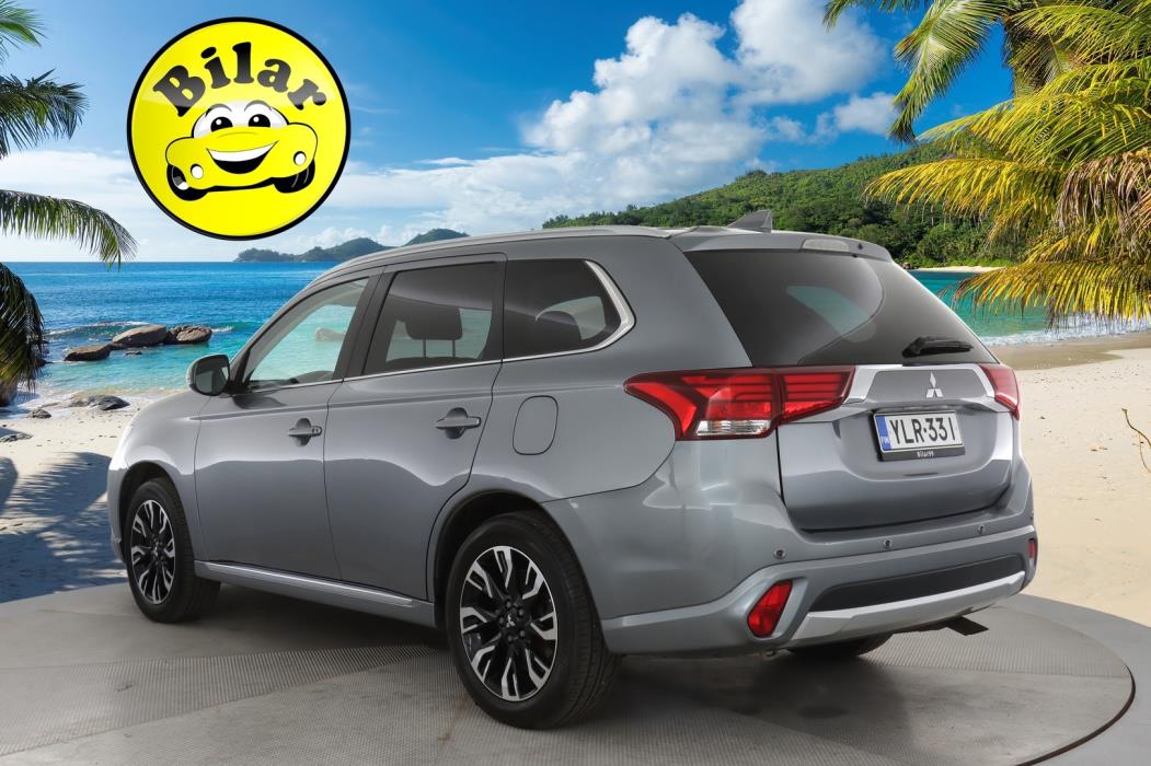 MITSUBISHI OUTLANDER PHEV 2016
