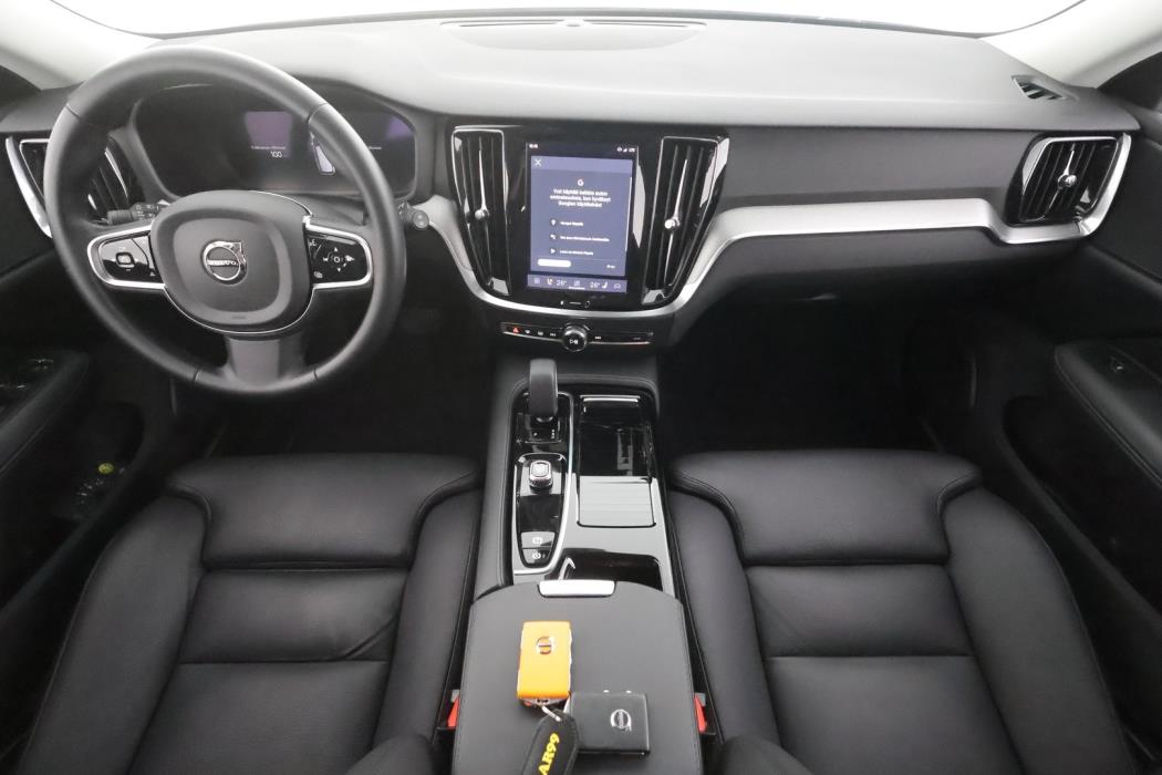 VOLVO V60 2023