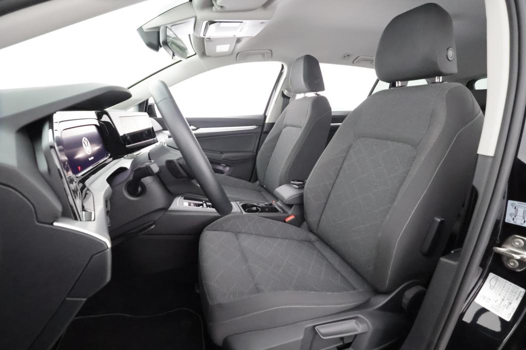 VOLKSWAGEN GOLF 2024