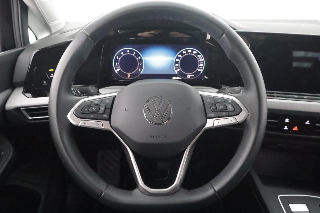 VOLKSWAGEN GOLF 2024