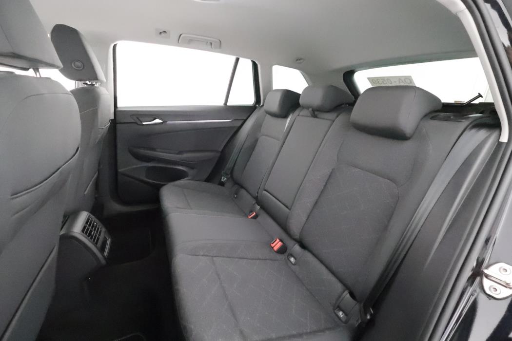 VOLKSWAGEN GOLF 2024