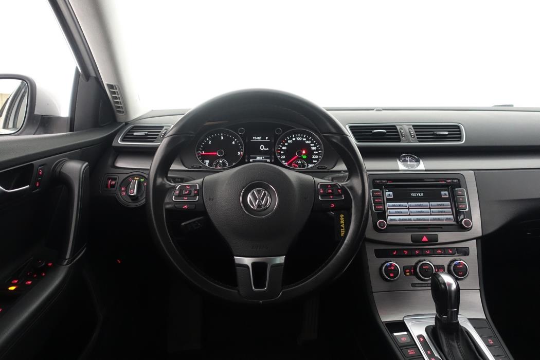 VOLKSWAGEN Passat 2013
