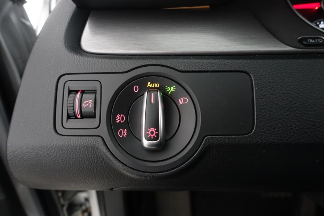 VOLKSWAGEN Passat 2013
