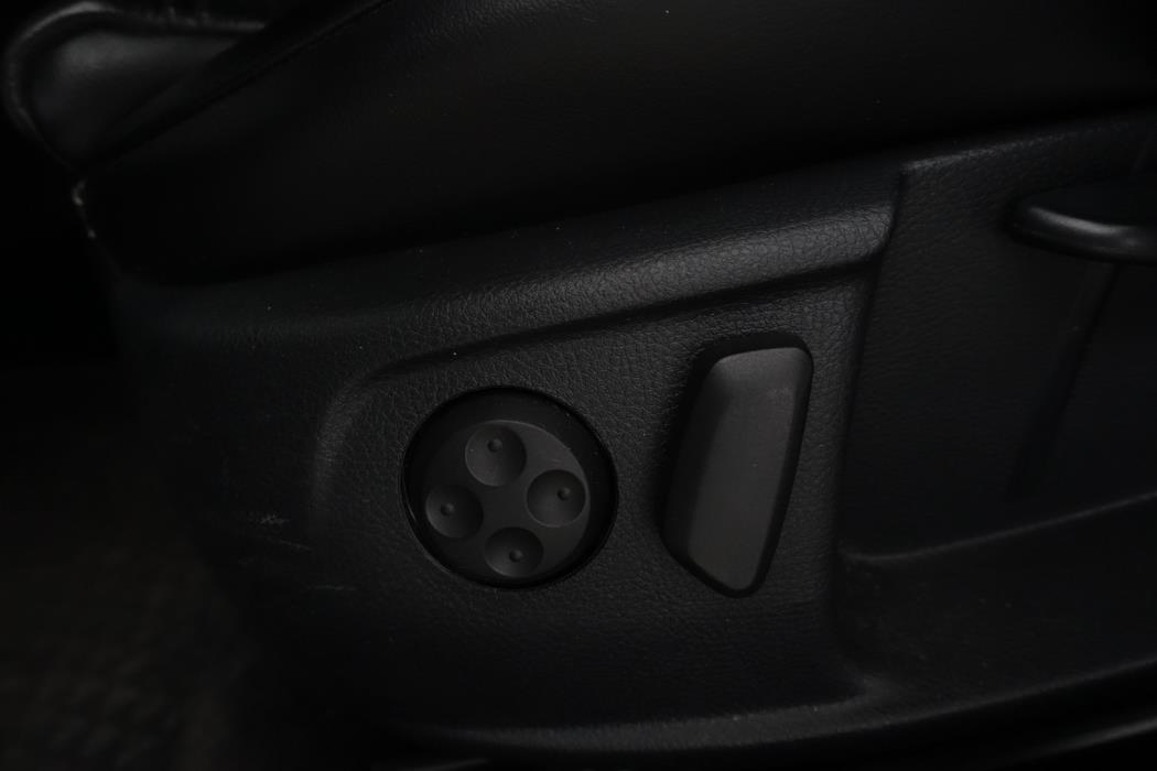 VOLKSWAGEN Passat 2013